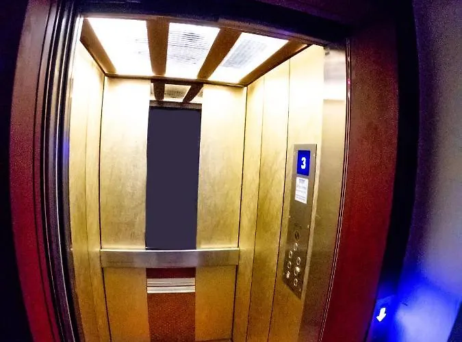 فندق Christoffel 3*